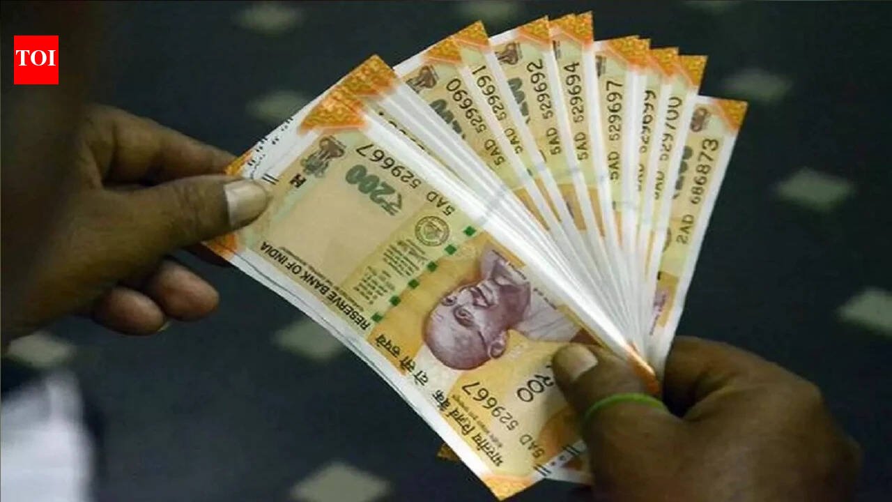 Rupee hovers near 96 as oil stays above $100 per barrel, foreign selling persists