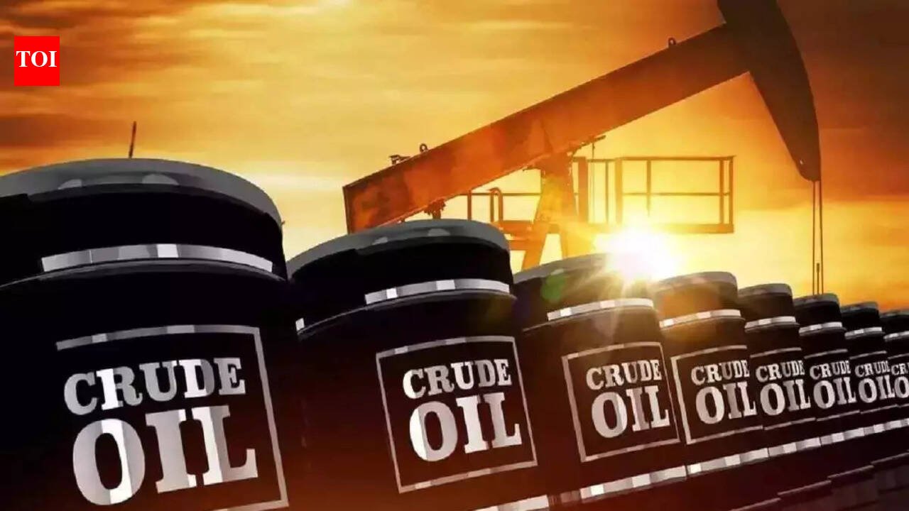 Oil prices hover near $100 as Middle East supply holds up, Gulf risks persist