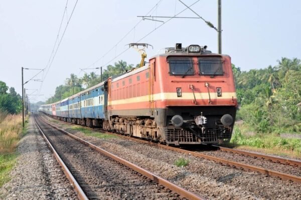 UP passengers jump off moving train to avoid ticket checking; Reddit says, ‘Gir ke mar jaenge lekin Rs 20 ka ticket nahi lenge’
