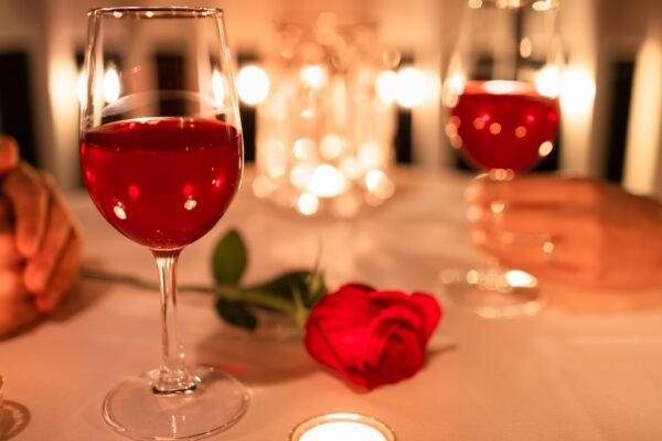 Michelin-Star Date Controversy: He paid Rs. 1 lakh at a Michelin-star date, she said “let’s stay friends”: Man asks woman to return his money paid on the bill after being friendzoned; woman labels it 'death of chivalry'