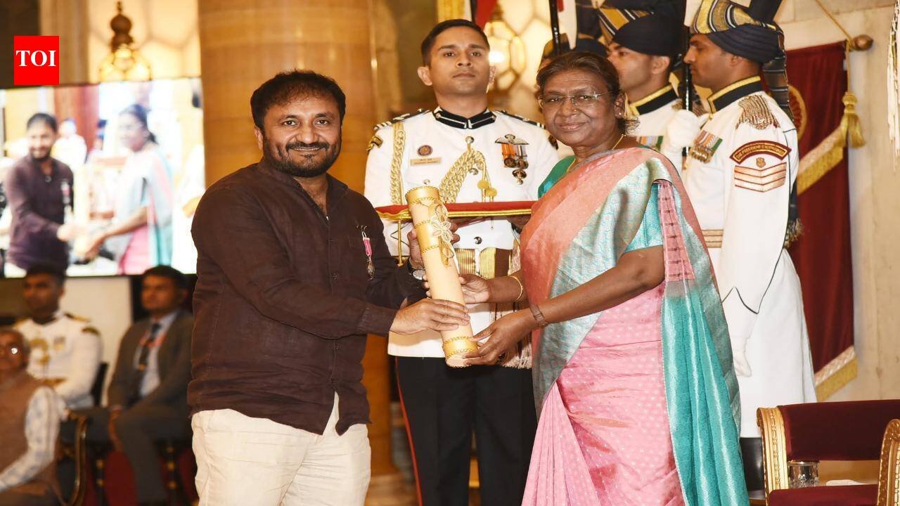 Meet Anand Kumar: He helped his mother sell papads after losing his Cambridge dream; today, his Super 30 inspires underprivileged IIT aspirants |