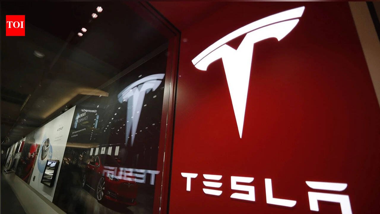 Tesla reports $1.53 billion in free cash flow amid one-fifth cut to 2026 spending forecast