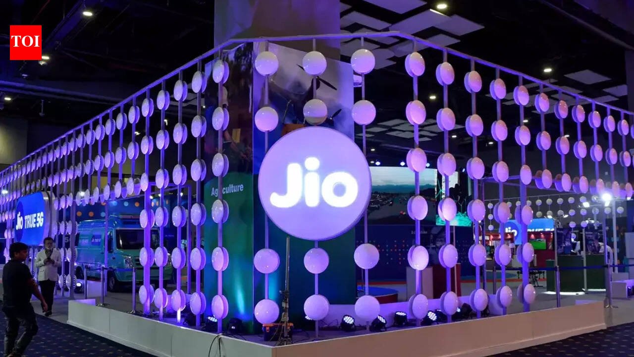 Jio Platforms' IPO becomes first public offer globally to cross 1 crore applications: Report