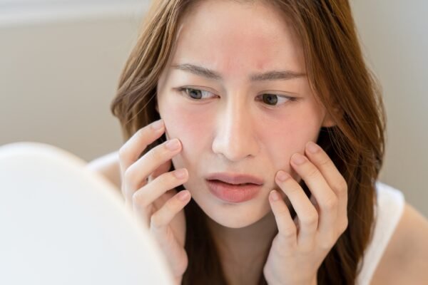 Psychology says people who constantly notice tiny flaws in their face may be caught in a cycle of self-scrutiny, where the more they inspect their appearance, the harder it becomes to feel satisfied with it |