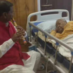 Arjun Munda: Arjun Munda, former Union Minister, plays flute for his ill mother, bringing a smile to her face and it is the most heartwarming thing to see on the internet today