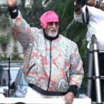 Amid bomb threat email and health concerns, Amitabh Bachchan greets fans outside Jalsa, protective son Abhishek Bachchan joins his father | Hindi Movie News