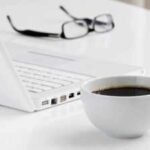 Boss bans coffee at work and keeps resetting office clock, leaving employee frustrated by micromanagement and colleagues too afraid to speak up