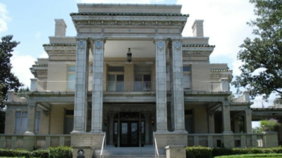 Built in 1911 for grocery heir Sess Cleveland and home to his family for 60 years, a 5,700 sq ft historic mansion on Houston’s Courtlandt Place that last sold in 2015 after being listed at $2.35 million is now on the market for nearly $4 million