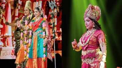 Hema Malini turns into Mata Durga as she performs her most popular dance ballet at 77 at Classic Convention centre, netizens call her 'beautifully divine' | Hindi Movie News