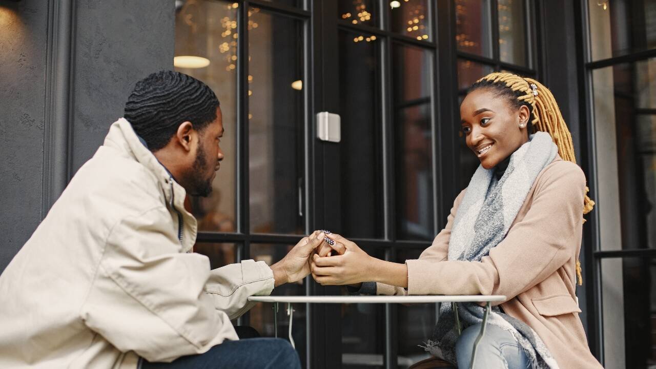 5 signs your crush is crushing back