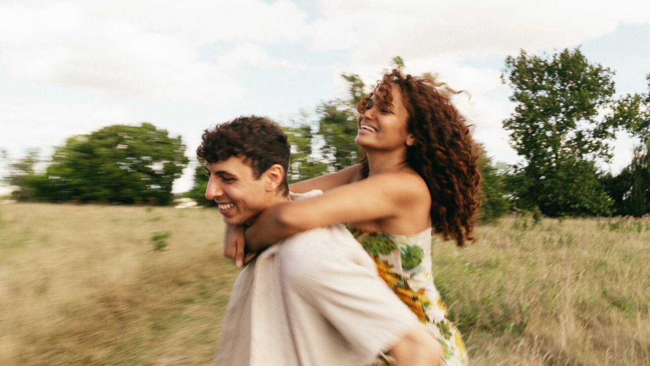 5 tiny things that can make someone unexpectedly attractive