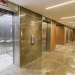 5 things you should never, ever do in a lift