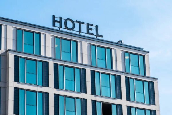 7 things you should never do when booking a hotel online