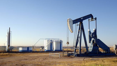 Texas ranchers blocked well operators from a 1,604-acre tract in 2004; on October 1, an appeals court ruled an oil company may cross the land to plug a shut-in well 15 to 20 yards from the San Antonio River