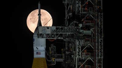 Nasa's 2028 Moon landing plan: SpaceX, Blue Origin race to build lunar landers